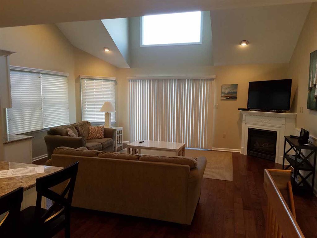 2305 Landis Avenue North - Picture 