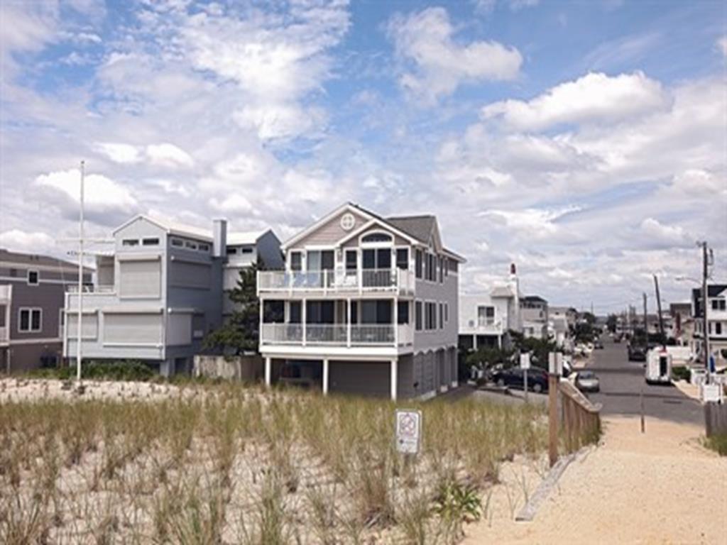 206 E 31st Street, Beach Haven Gardens