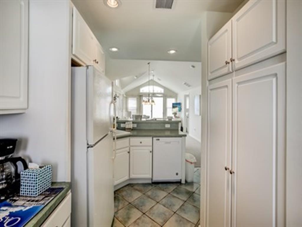 206 E 31st Street, 2nd, Beach Haven Gardens (Ocean Front)