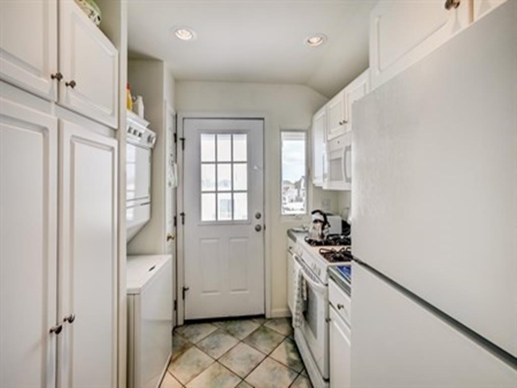 206 E 31st Street, 2nd, Beach Haven Gardens (Ocean Front)