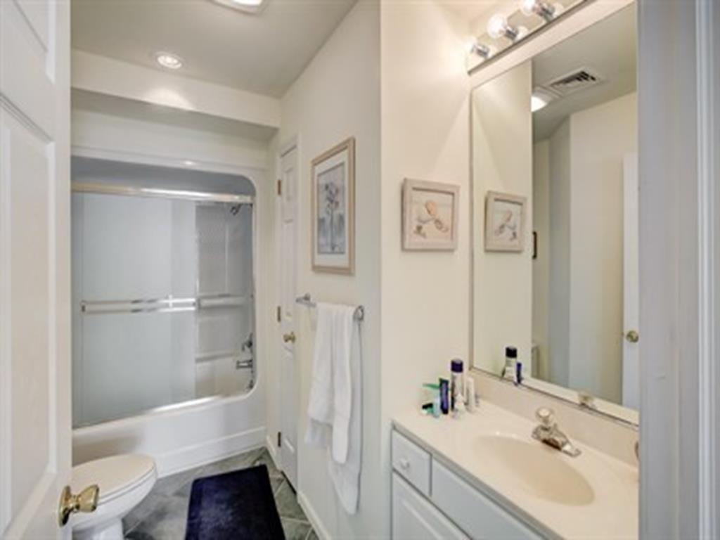 206 E 31st Street, 2nd, Beach Haven Gardens (Ocean Front)