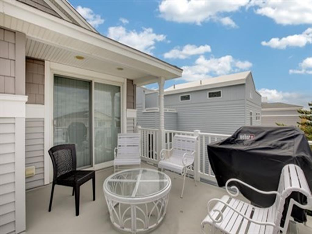 206 E 31st Street, 2nd, Beach Haven Gardens (Ocean Front)