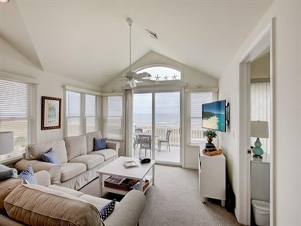 206 E 31st Street, 2nd, Beach Haven Gardens (Ocean Front)