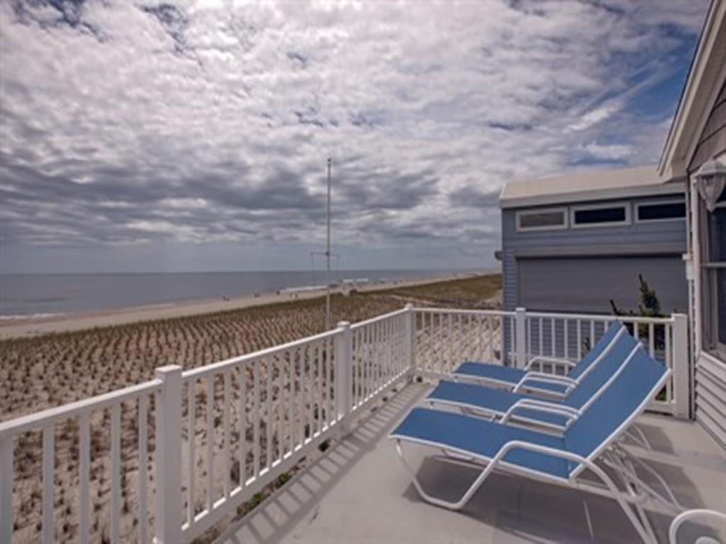 206 E 31st Street, 2nd, Beach Haven Gardens (Ocean Front)