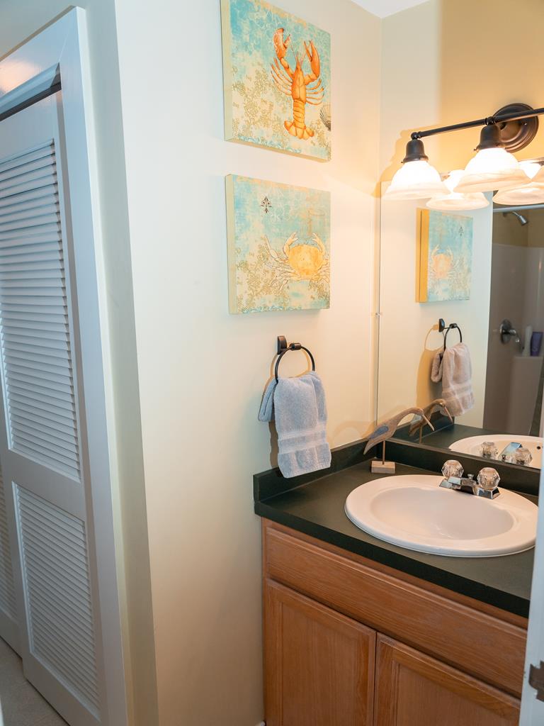 Gray Cottage on Windsor | Photo 16