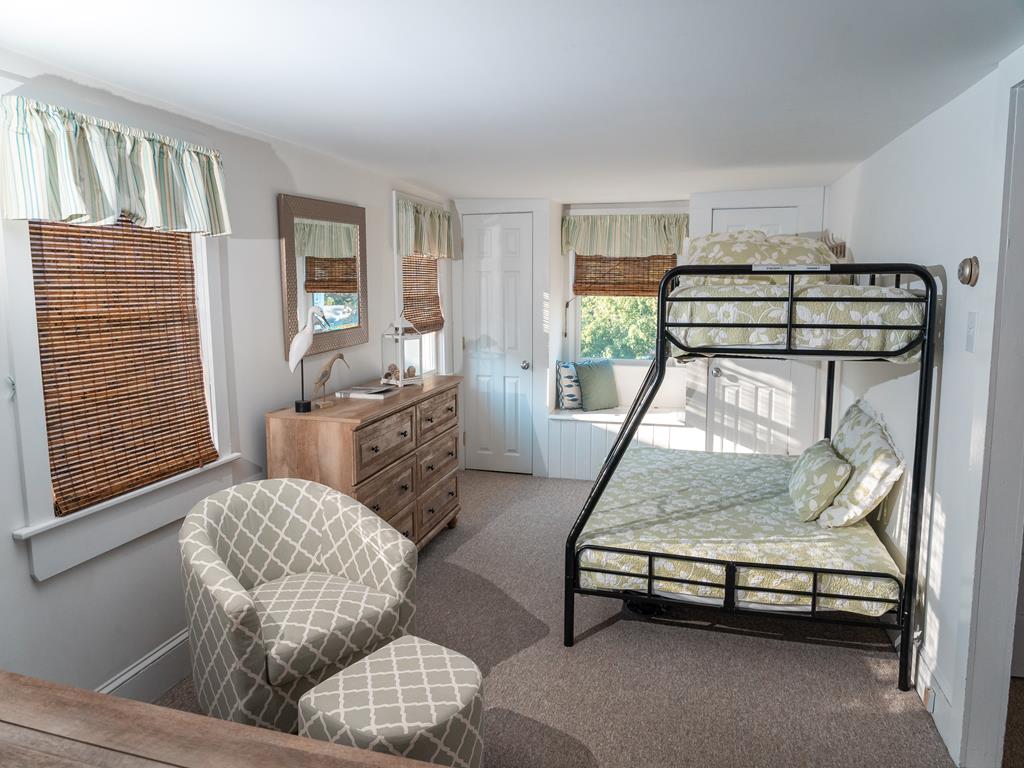 Gray Cottage on Windsor | Photo 19