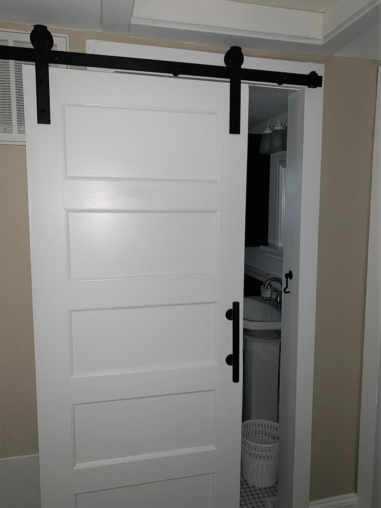 Gray Cottage on Windsor | Photo 25