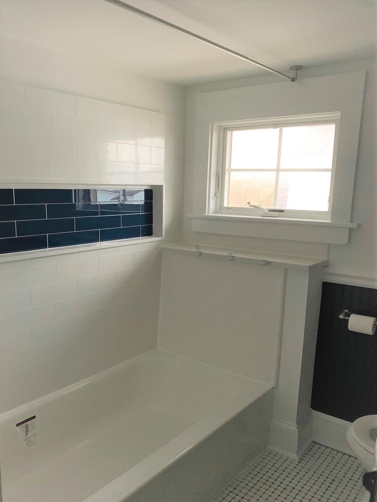 Gray Cottage on Windsor | Photo 27