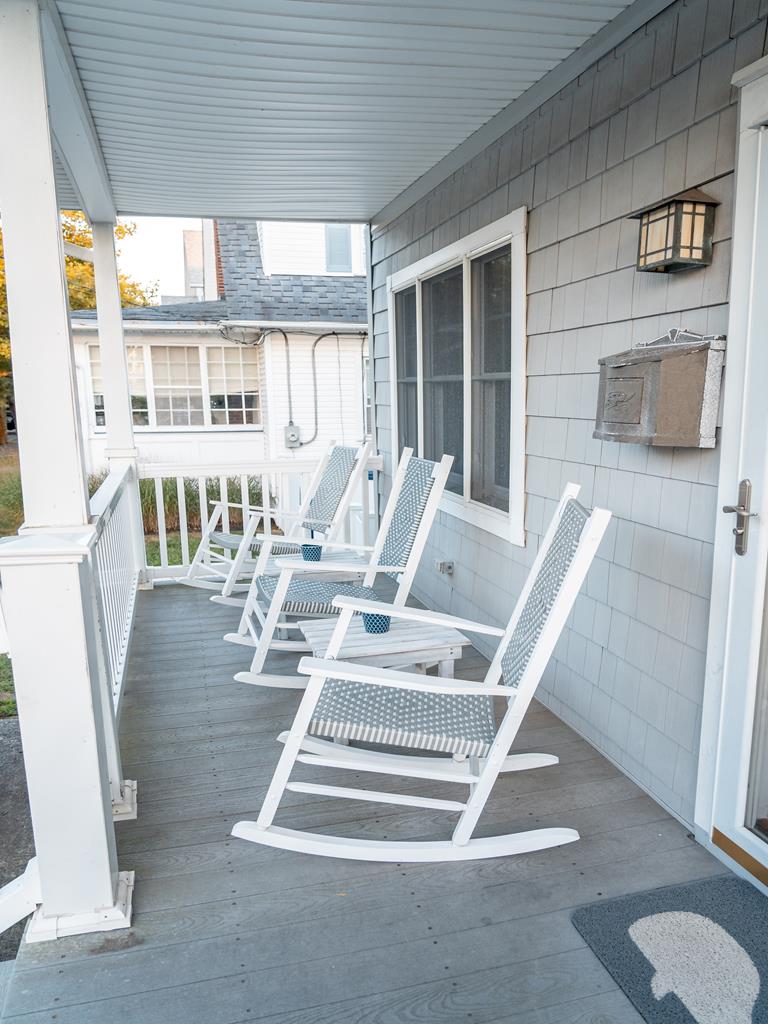 Gray Cottage on Windsor | Photo 5