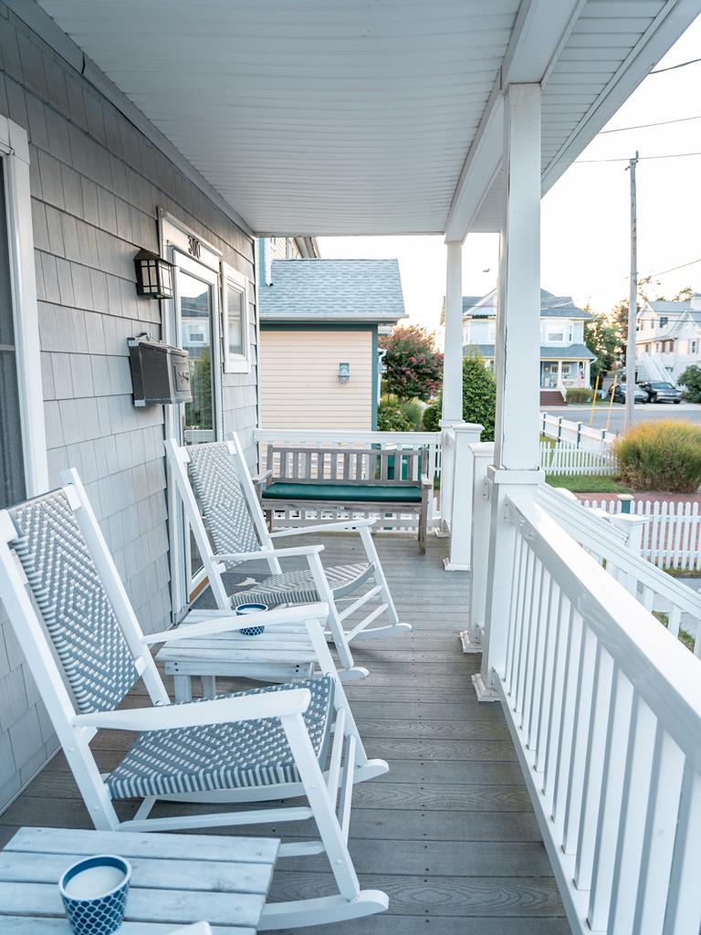 Gray Cottage on Windsor | Photo 6