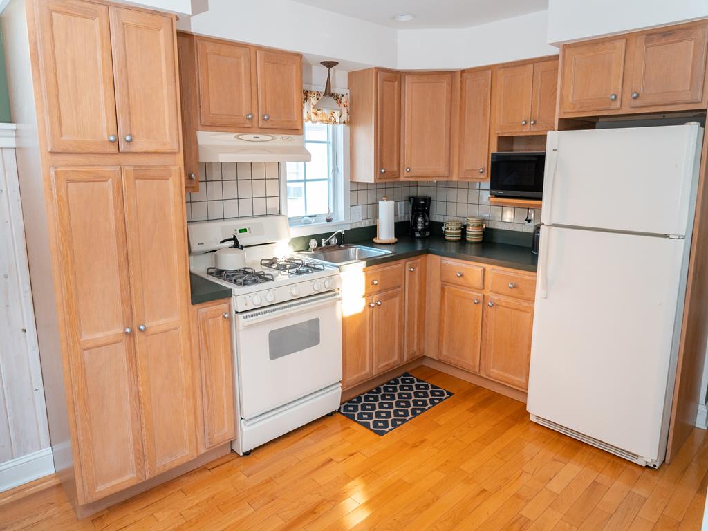 Gray Cottage on Windsor | Photo 11