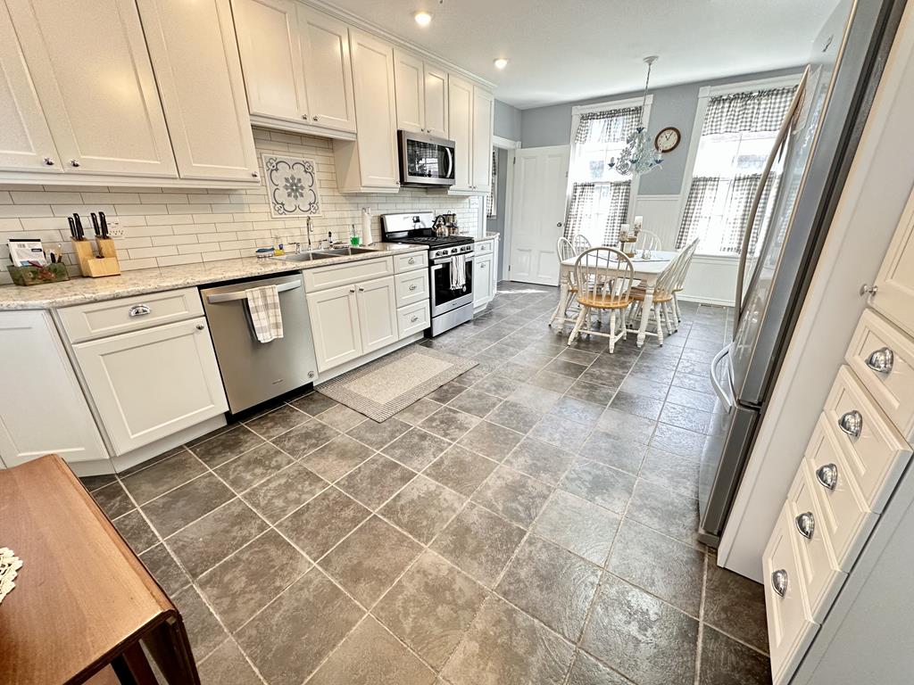 Kane on Kearney - 2 Blocks To The Beach! | Photo 13