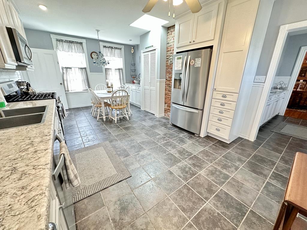 Kane on Kearney - 2 Blocks To The Beach! | Photo 14