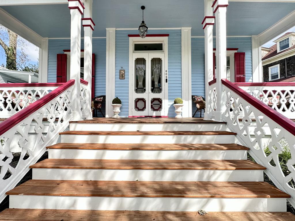 Kane on Kearney - 2 Blocks To The Beach! | Photo 4