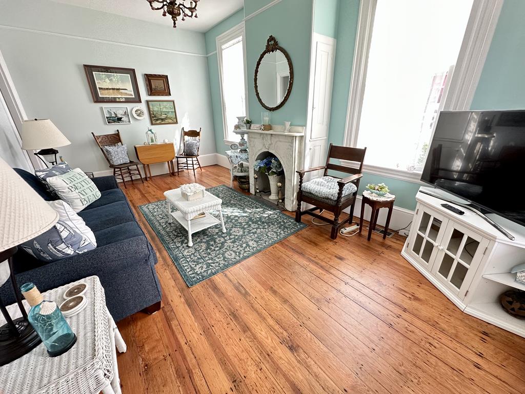 Kane on Kearney - 2 Blocks To The Beach! | Photo 9