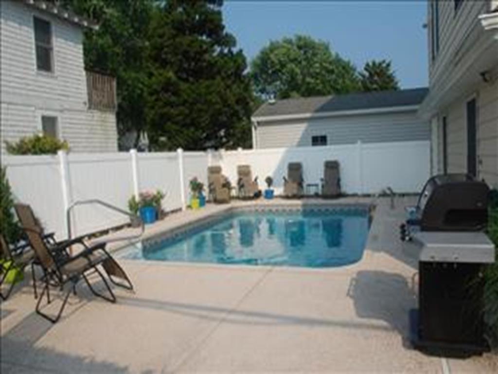 2201 Beach Avenue, Spray Beach (Ocean Side)