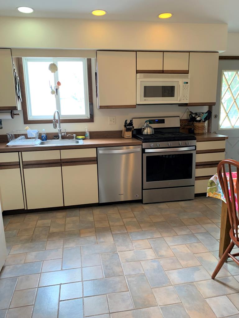 16 W Culver Avenue (76th), Beach Haven Crest (Bay Side)