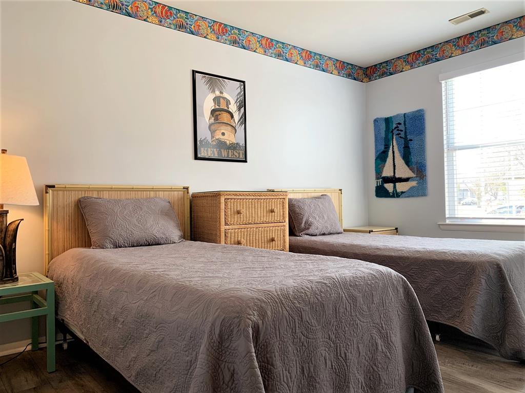 Charming 2 bed/1.5 bath close to beach! | Photo 15