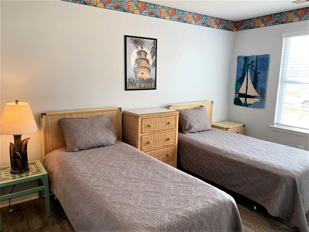 Charming 2 bed/1.5 bath close to beach! | Photo 16