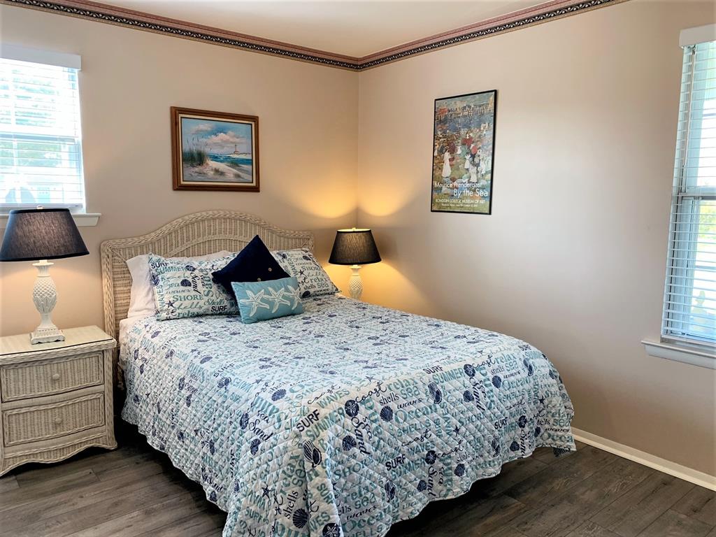 Charming 2 bed/1.5 bath close to beach! | Photo 11