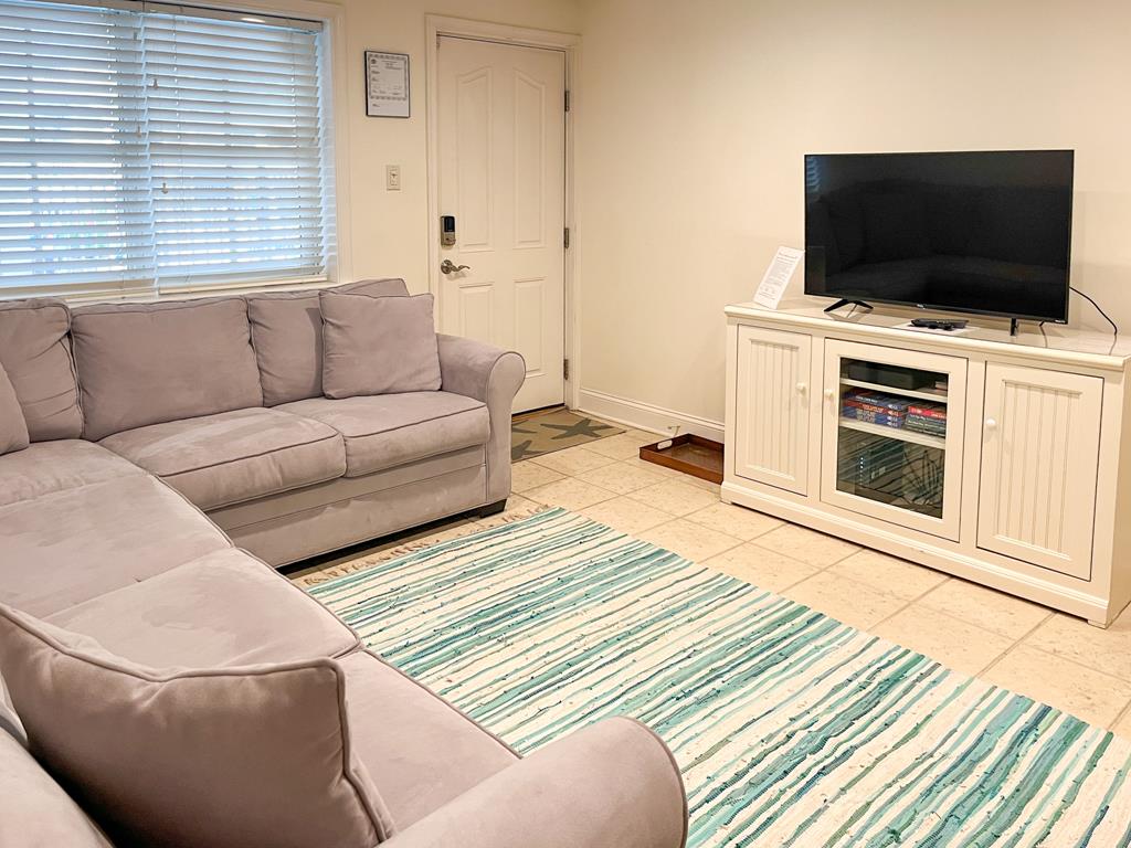 211 Beach Ave. Unit 4 | Photo 12