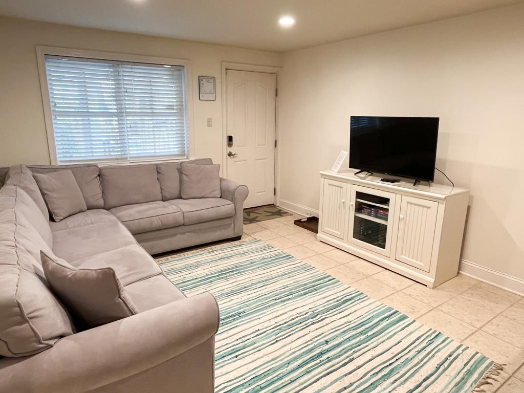 211 Beach Ave. Unit 4 | Photo 5