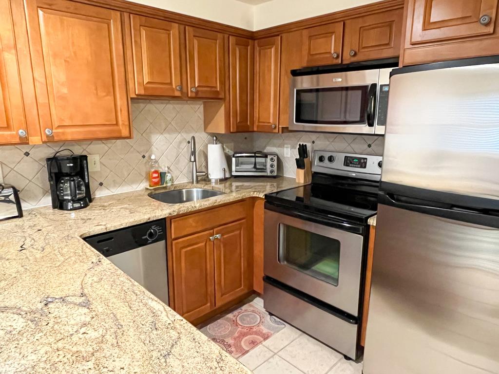 211 Beach Ave. Unit 4 | Photo 7