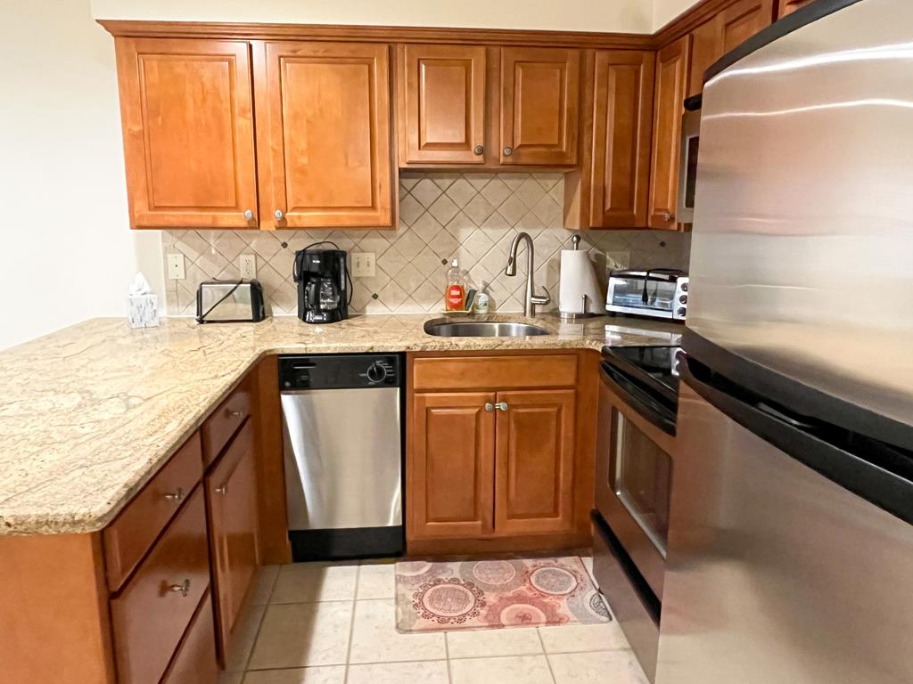 211 Beach Ave. Unit 4 | Photo 9