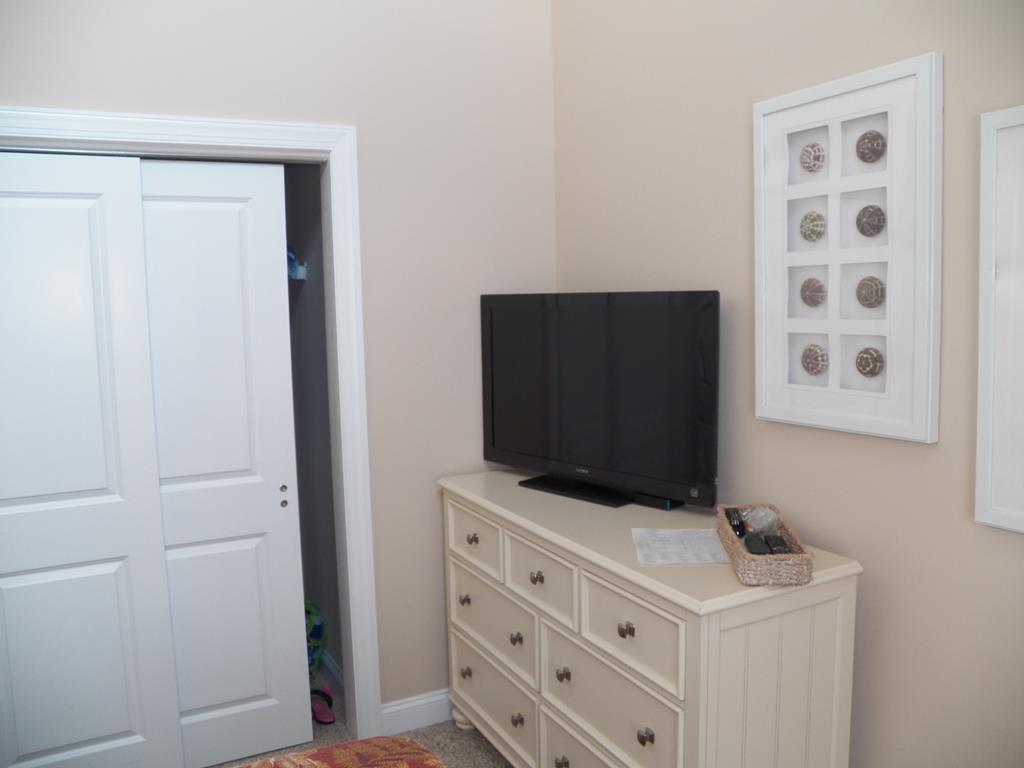 111 63rd Street - Picture 