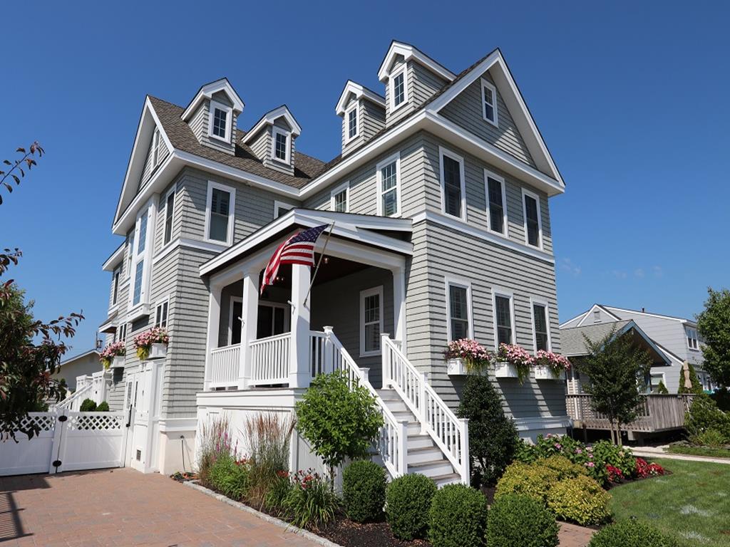 234 14th Street, Avalon (Center)