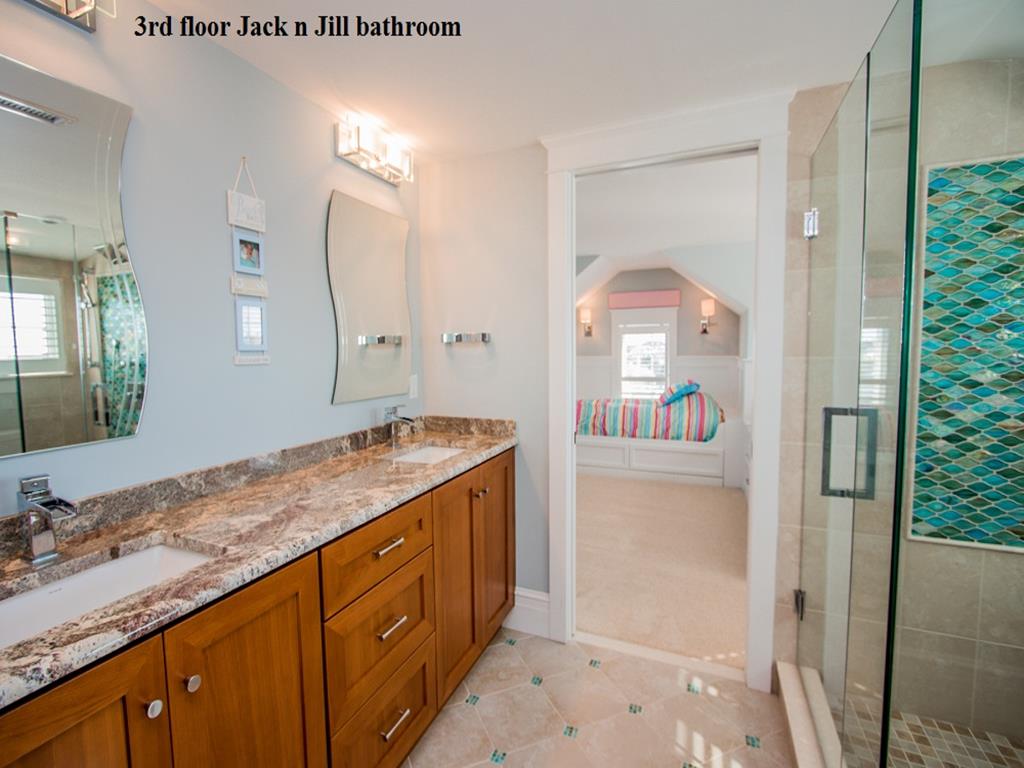 234 14th Street, Avalon (Center)