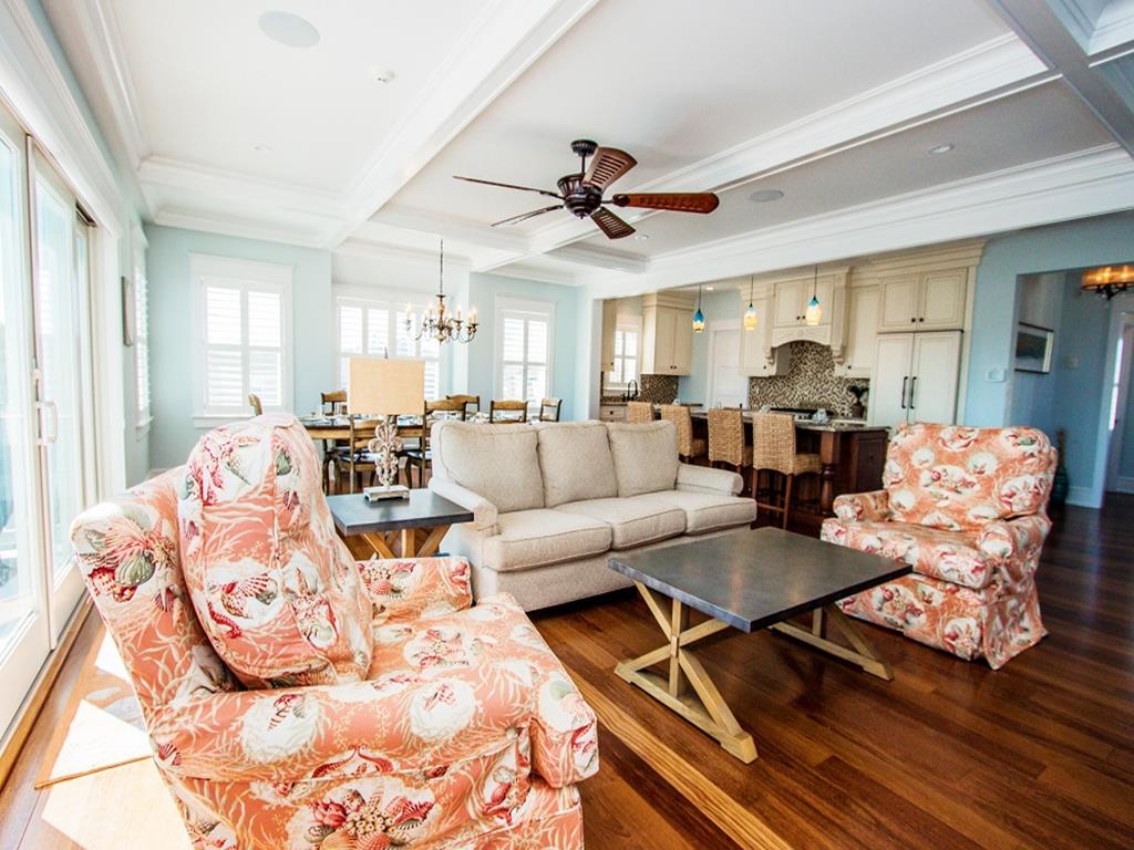 234 14th Street, Avalon (Center)