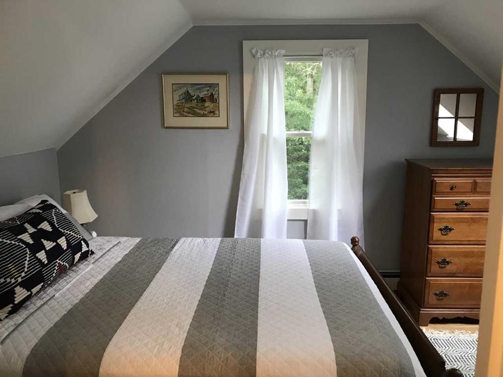Upstairs full bed with window AC