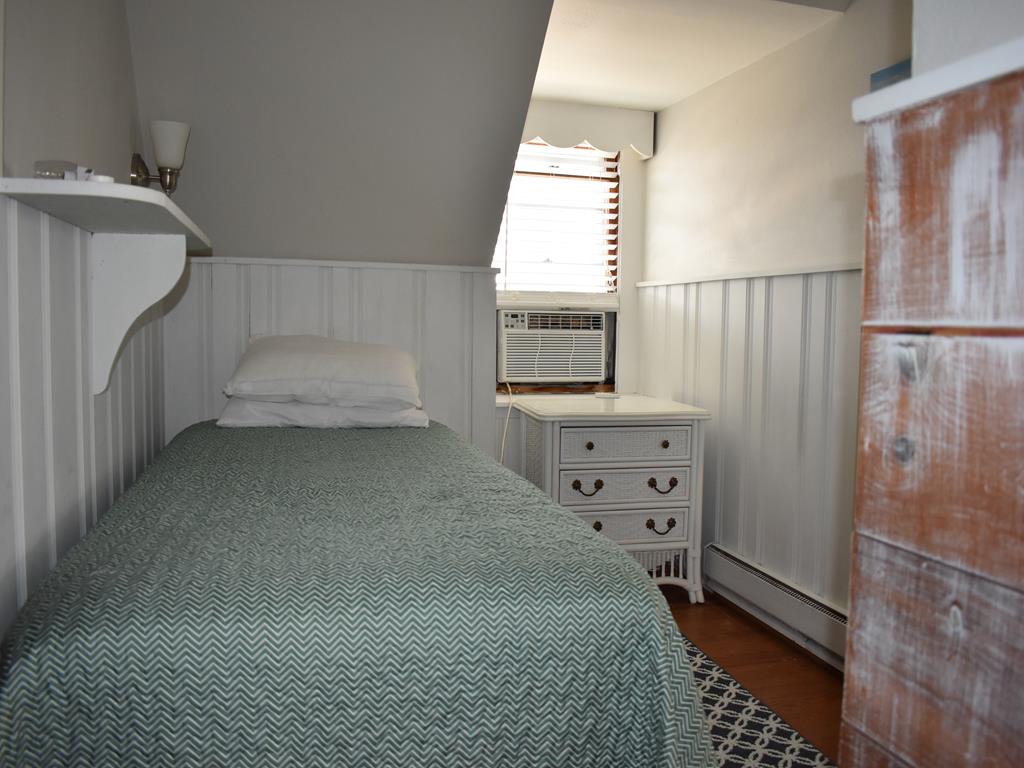 113 Eleventh Street, Beach Haven (Ocean Side)