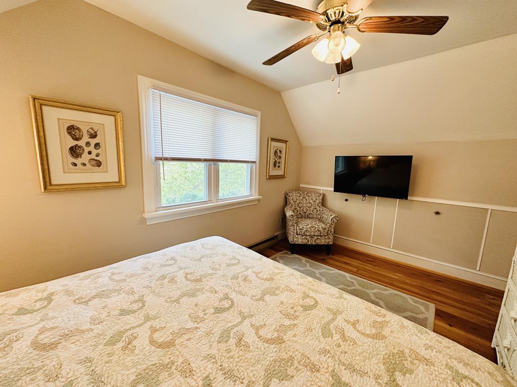 514 Hughes - 6 Bedroom - Close to Beach and Town | Photo 25