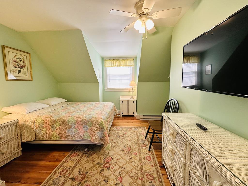 514 Hughes - 6 Bedroom - Close to Beach and Town | Photo 28