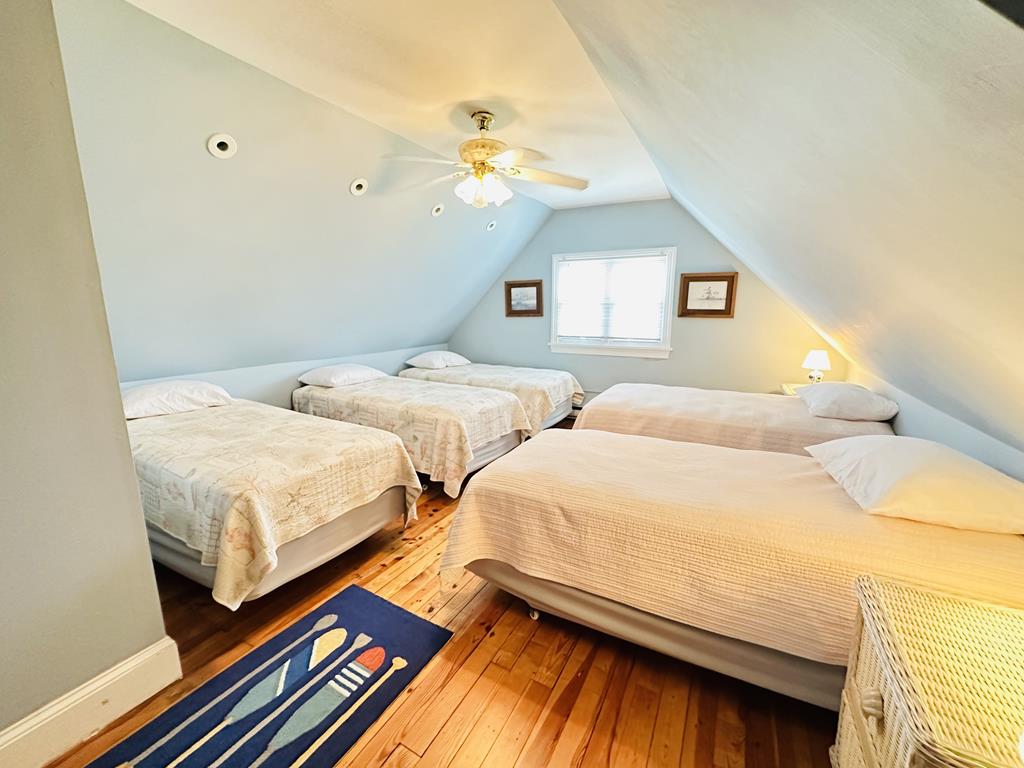 514 Hughes - 6 Bedroom - Close to Beach and Town | Photo 29