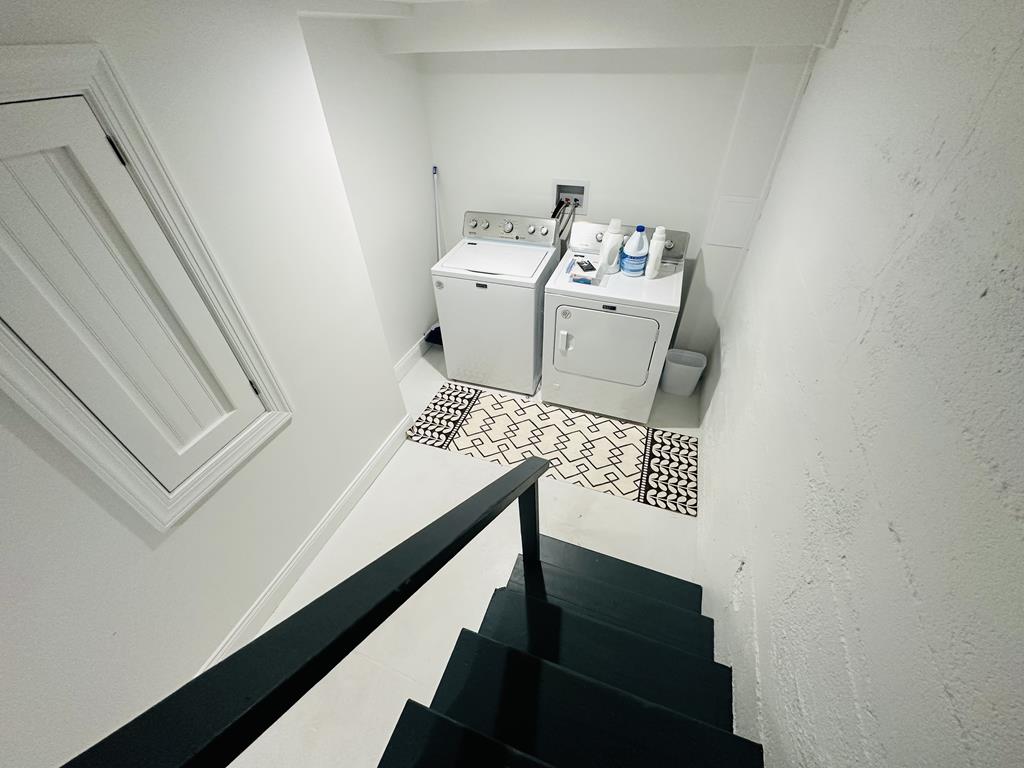 514 Hughes - 6 Bedroom - Close to Beach and Town | Photo 30