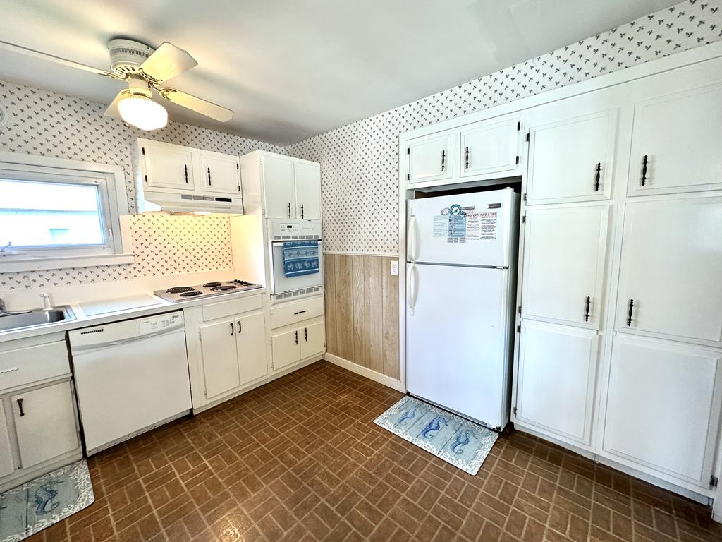 Pemberley Cottage - 926 Benton Avenue | Photo 15