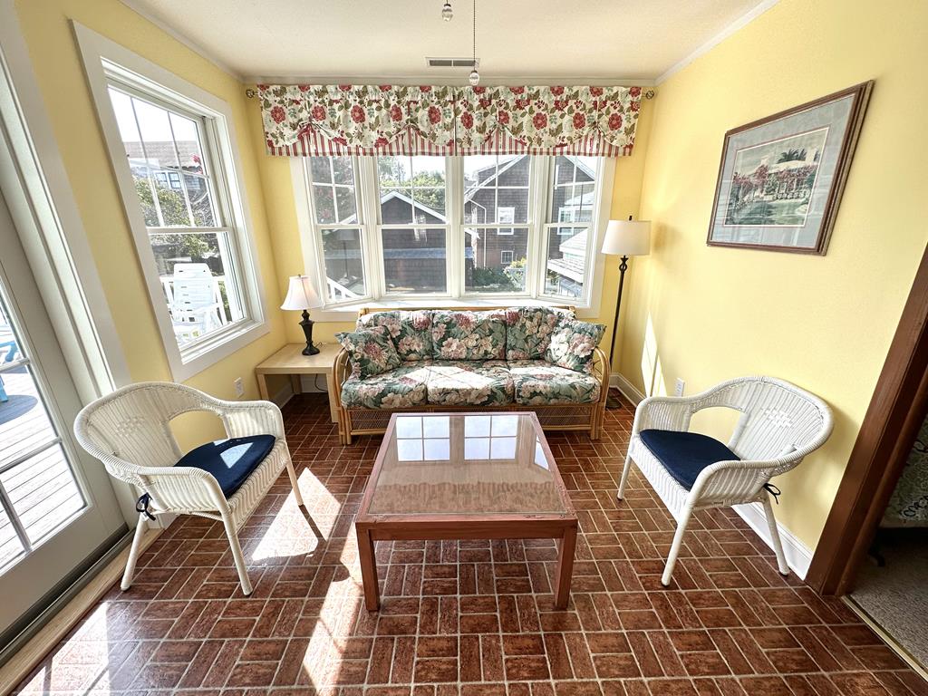 Pemberley Cottage - 926 Benton Avenue | Photo 18