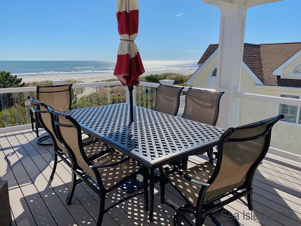 6821 Pleasure Avenue South, Sea Isle City (Beach Front)