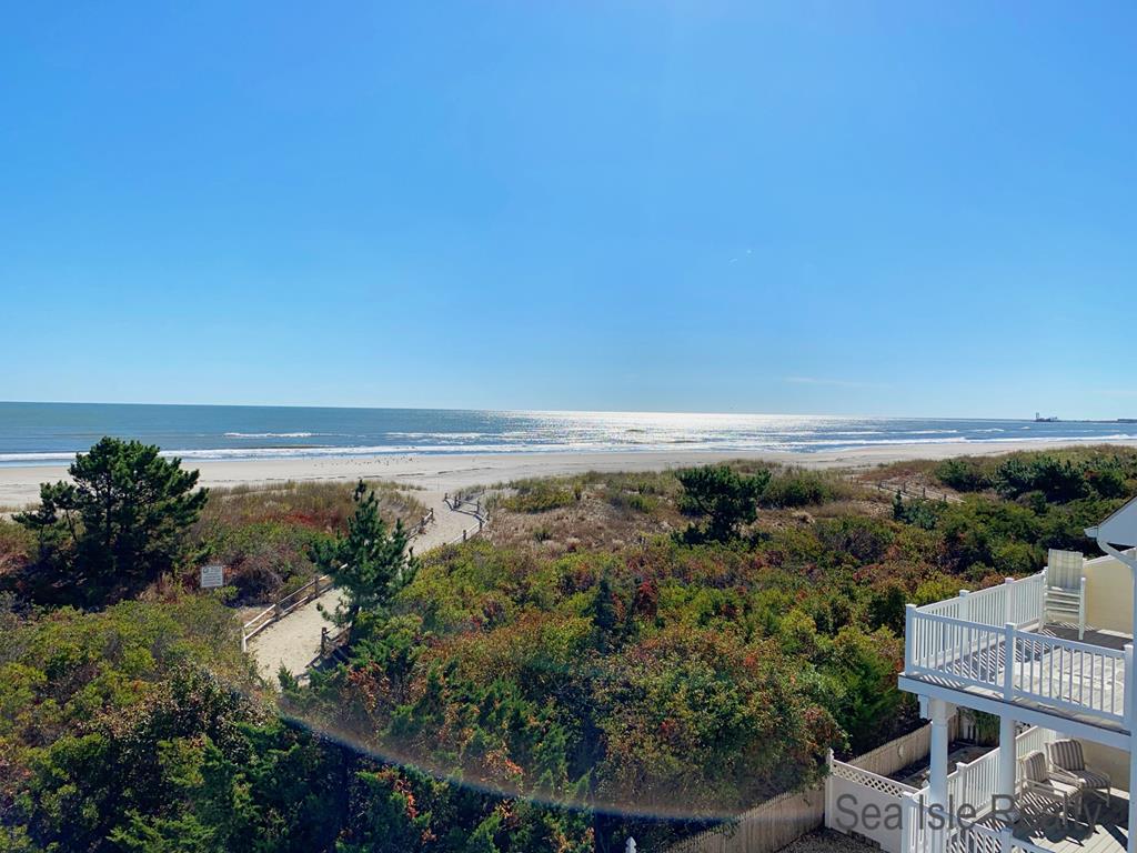 6821 Pleasure Avenue South, Sea Isle City (Beach Front)