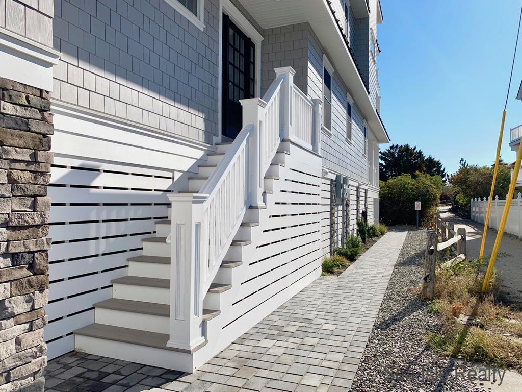 6821 Pleasure Avenue South, Sea Isle City (Beach Front)