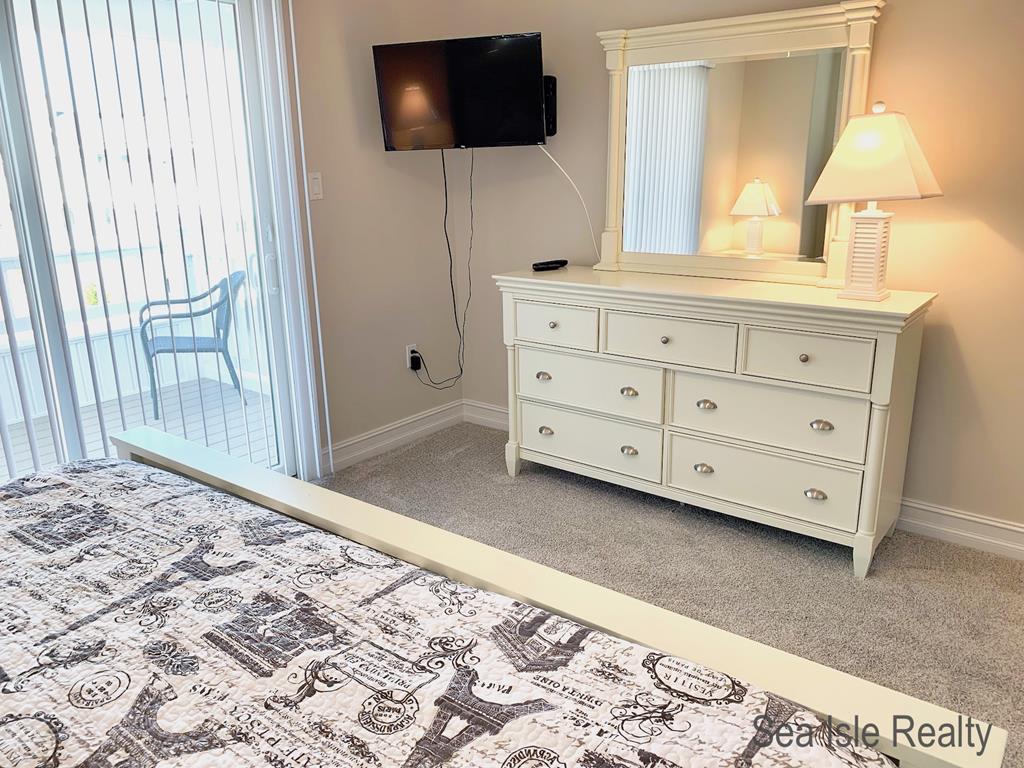 6821 Pleasure Avenue South, Sea Isle City (Beach Front)