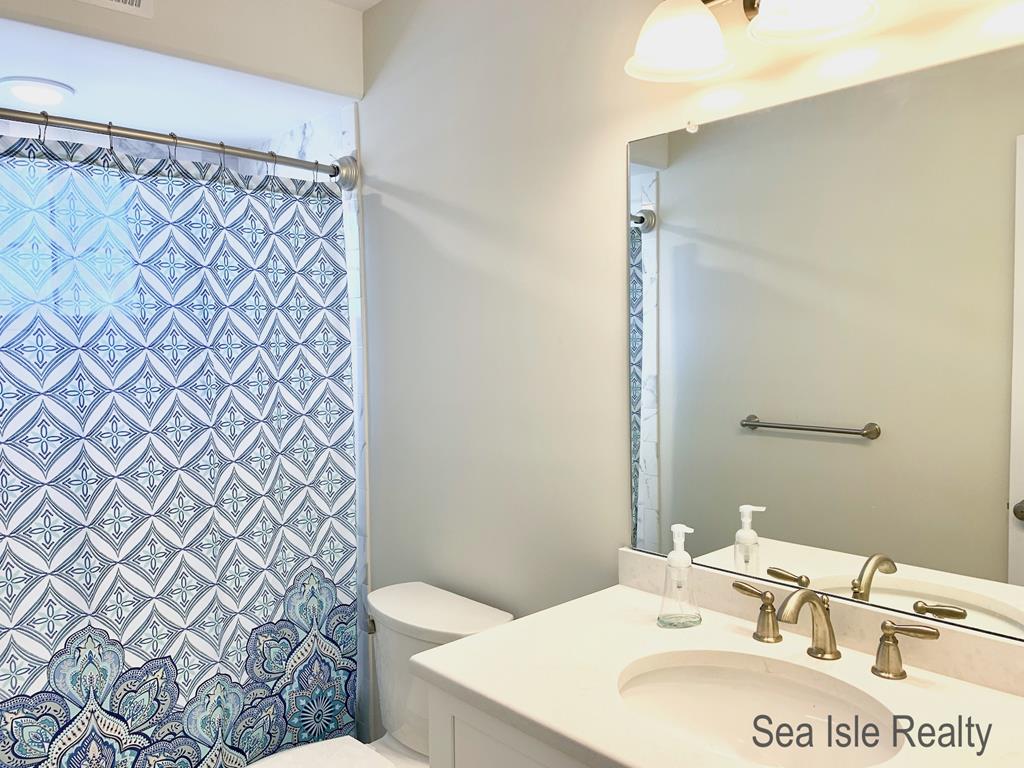6821 Pleasure Avenue South, Sea Isle City (Beach Front)