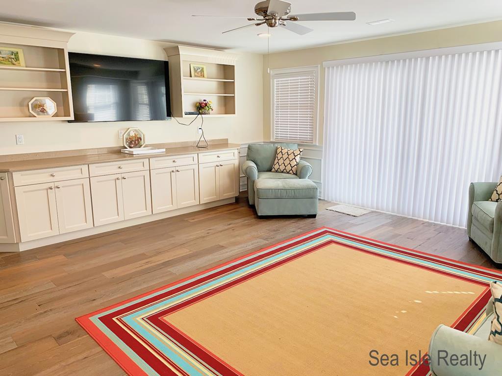 6821 Pleasure Avenue South, Sea Isle City (Beach Front)