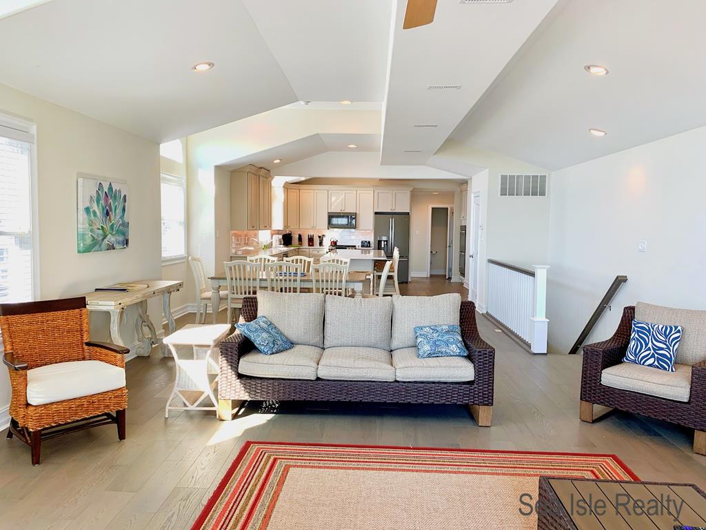 6821 Pleasure Avenue South, Sea Isle City (Beach Front)