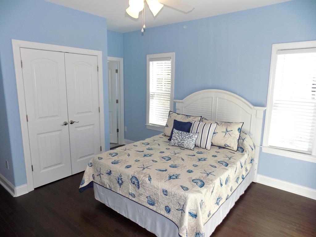 223 Myrtle Avenue | Photo 6