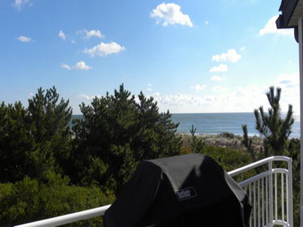 10 86th Street, Sea Isle City (Beach Front)