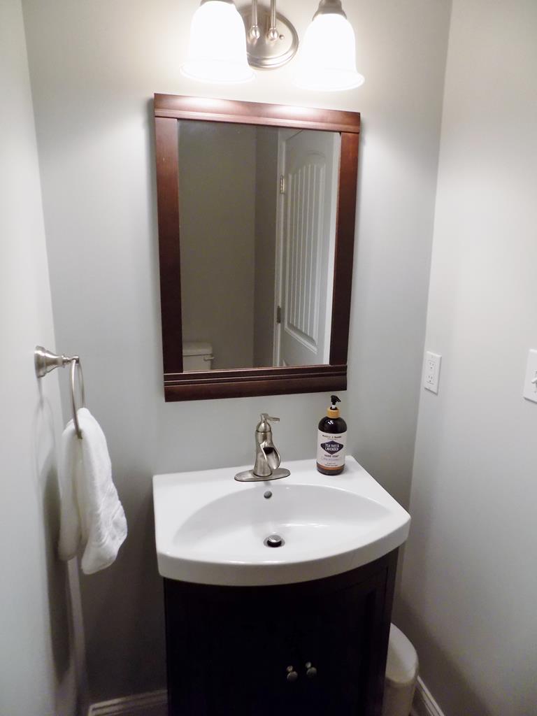 Modern Downtown 4 BR Gem | Photo 16